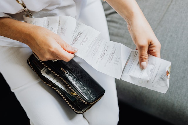 Cover illustration for Invoice vs. Receipt: The Detailed Difference You Need to Know